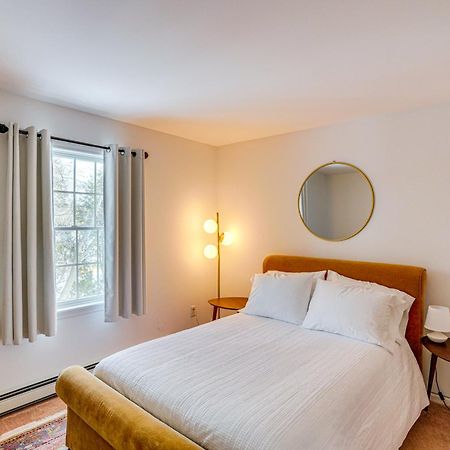 Private Guest House In Dtwn Lenox, Walk To Dining! Exterior photo