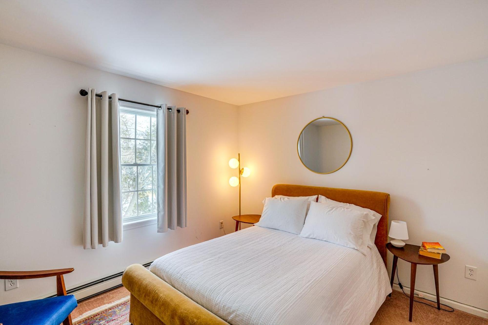 Private Guest House In Dtwn Lenox, Walk To Dining! Exterior photo
