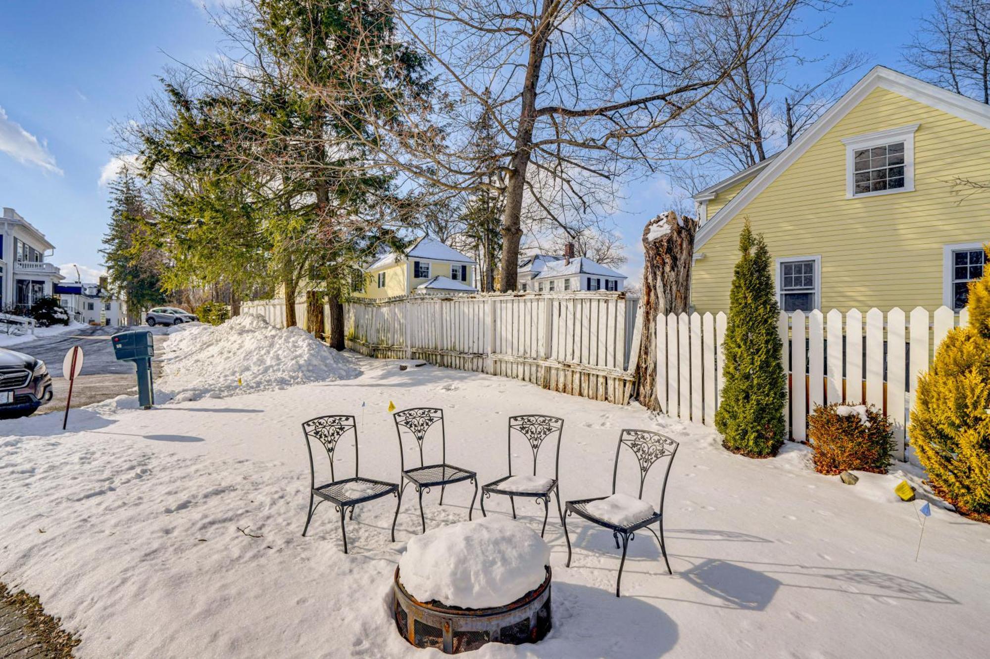 Private Guest House In Dtwn Lenox, Walk To Dining! Exterior photo