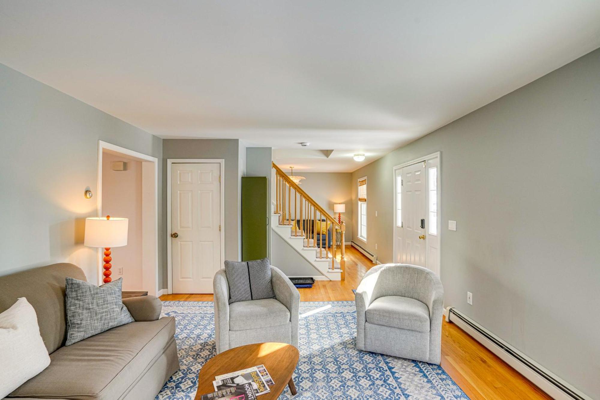 Private Guest House In Dtwn Lenox, Walk To Dining! Exterior photo