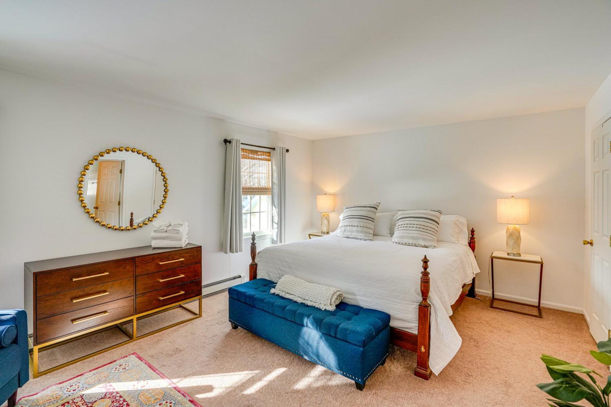 Private Guest House In Dtwn Lenox, Walk To Dining! Exterior photo